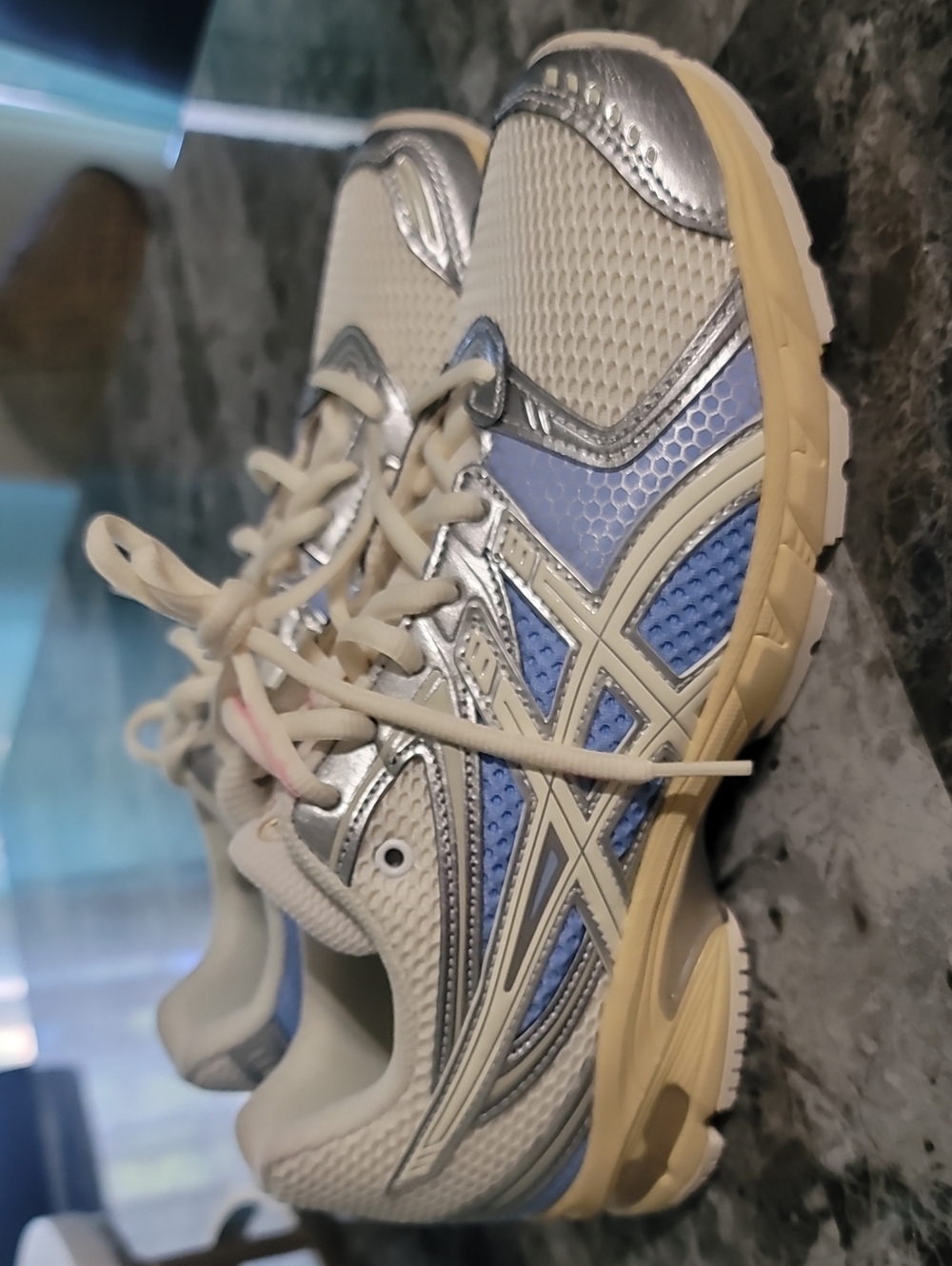 Asics Mens  Blue and Cream Athletic Running Shoes Fits Womnes Sz8 And  Mens Sz6